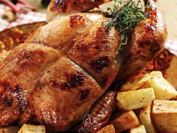 Γεμιστό κοτόπουλο στη γάστρα