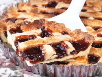 Πάστα φλώρα με μαρμελάδα κυδώνι