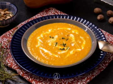 Βελουτέ κολοκύθας με μους γιαουρτιού