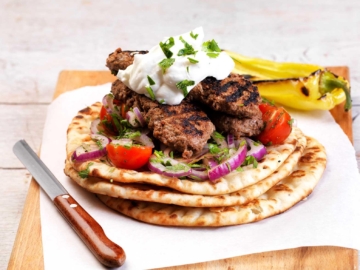 Κεμπάπ με πιπεριές και ντοματίνια