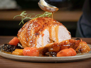 Ρολό χοιρινό στο φούρνο με πουρέ ογκρατέν