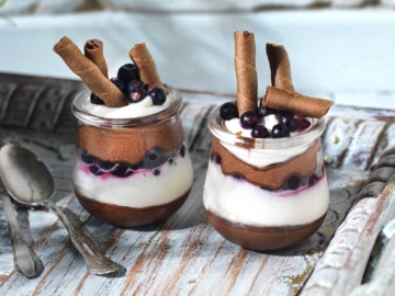 Γλυκό σε ποτήρι