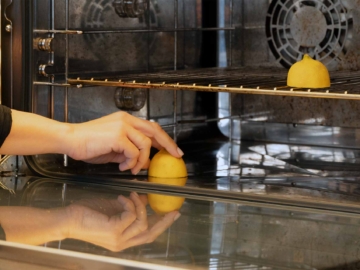 Πώς να καθαρίσω το φούρνο με λεμόνι