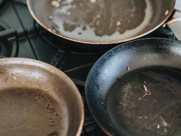5 εύκολοι τρόποι για να καθαρίσουμε τα καμένα τηγάνια
