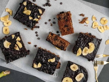 Μπανανόπιτα με σοκολάτα και σιρόπι