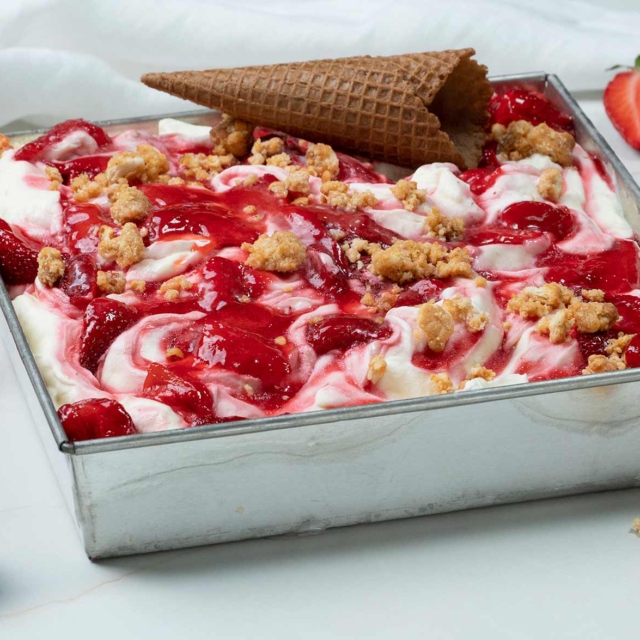Παγωτό cheesecake φράουλα