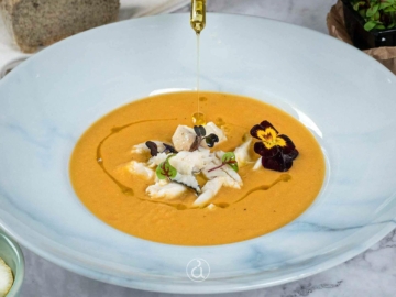 Ψαρόσουπα με μπακαλιάρο