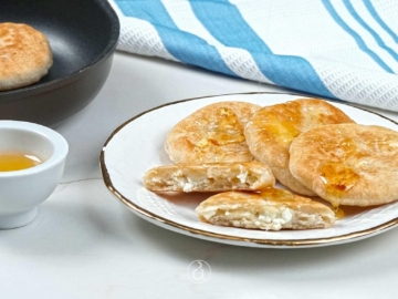 Τηγανίτες με τυρί φέτα