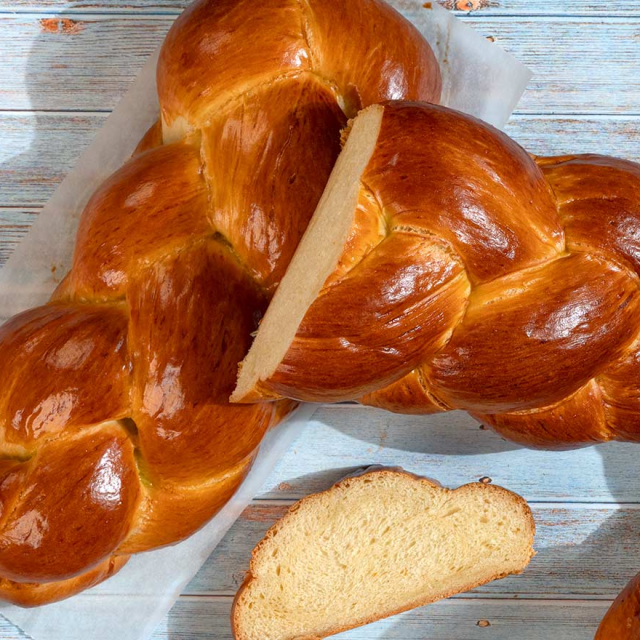 Τσουρέκια αφράτα