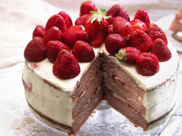 Τούρτα όλο φράουλα