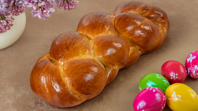 Πασχαλινά τσουρέκια της Αργυρώς