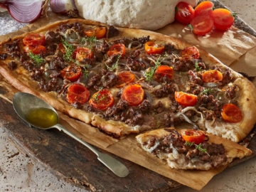 Φοκάτσια (focaccia) με κιμά