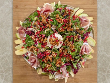 Σαλάτα με καραμελωμένα καρύδια