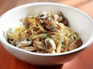 Ιταλική μακαρονάδα με μανιτάρια
