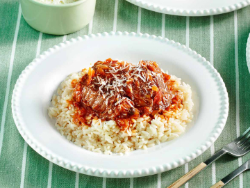 Μοσχάρι κοκκινιστό με ρύζι