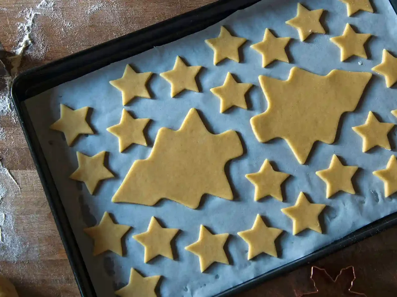 Χριστουγεννιάτικα στολίδια από ζύμη κανέλας