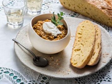 Φακές με πλιγούρι αρωματισμένες με μπαχαρικά