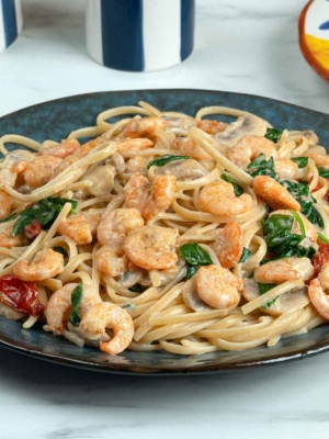 Γαριδομακαρονάδα με λευκή σάλτσα