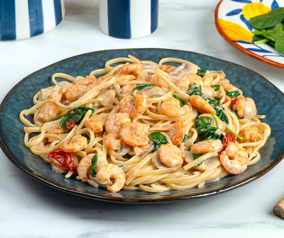 γαριδομακαρονάδα με λευκή σάλτσα