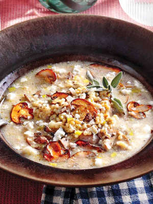 Σούπα τραχανά με μανιτάρια και μανούρι