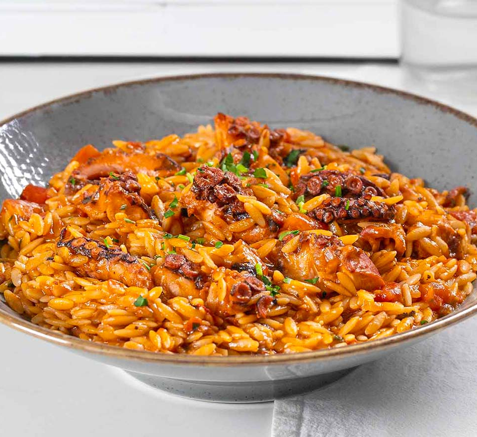 χταποδι με μανεστρα