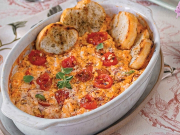 Φέτα ψητή με ντομάτες και πιπεριές