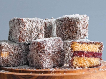 Lamingtons (γλυκά με ινδοκάρυδο και σοκολάτα)