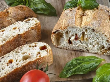 Ντοματόψωμο με βασιλικό