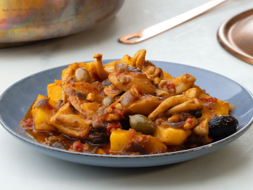 Σουπιές με πατάτες και ελιές