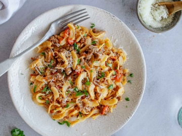 Μακαρόνια με κιμά κοτόπουλο