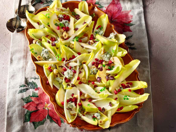 Βlue cheese σαλάτα με σικορέ και αχλάδι