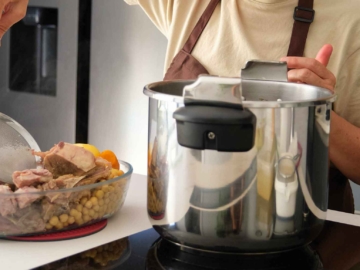 Φαγητά στη χύτρα: Tips για πετυχημένες συνταγές και ασφαλές μαγείρεμα