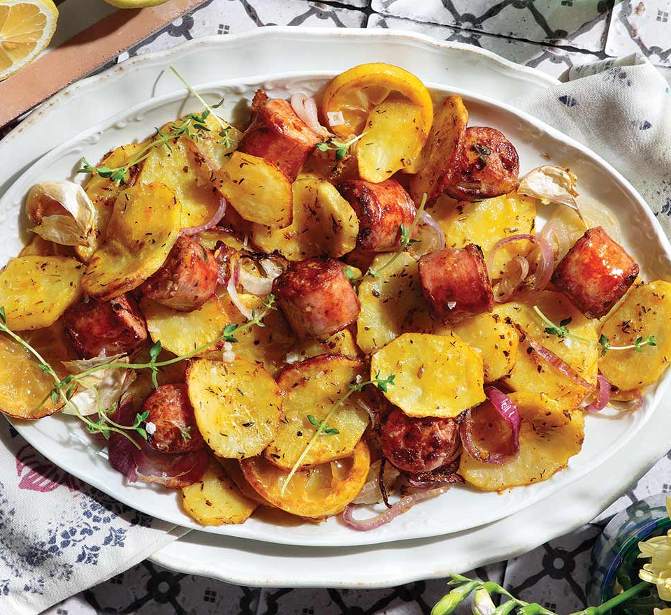 λουκανικα με πατατεσ στο φουρνο - λουκανικα στο φουρνο