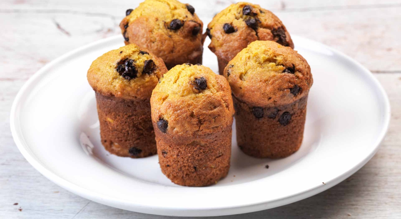 muffins με κομματια σοκολατασ