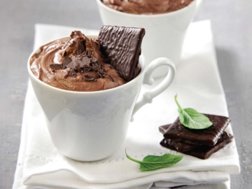 Μους σοκολάτας µε σοκολατάκια µέντας