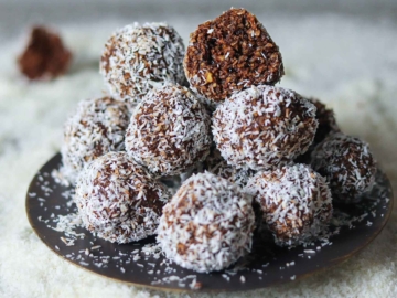 Νηστίσιμα τρουφάκια καρύδας