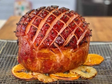 Χοιρινό σπιτικό ζαμπόν μπούτι στο φούρνο