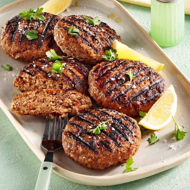 Μπιφτέκια με κιμά και πολλά λαχανικά