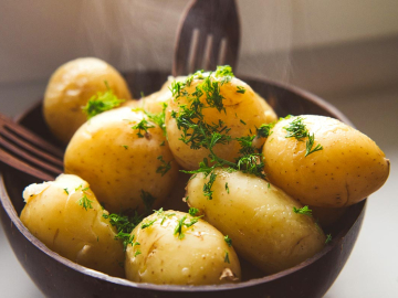 Βραστή πατάτα: Θερμίδες και τρόποι κατανάλωσης