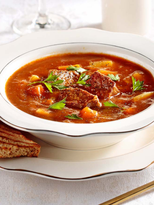 Γκούλας (goulash) – Πικάντικη κόκκινη σούπα με μοσχάρι
