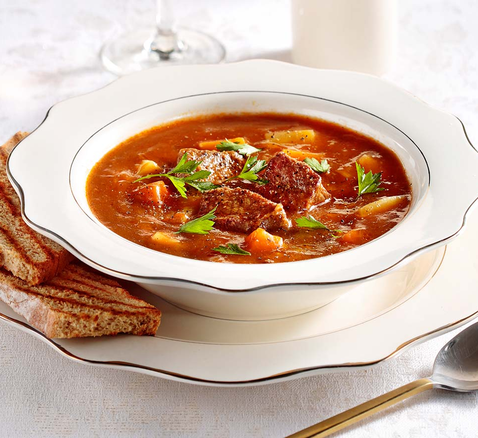 γκουλασ - goulash - πικαντικη σουπα - κοκκινη σουπα με μοσχαρι