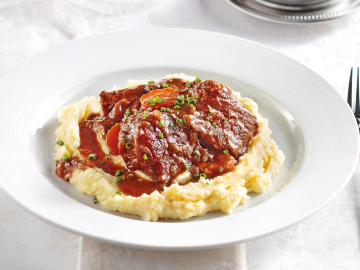 Μοσχαρίσια σπάλα φούρνου με μαυροδάφνη