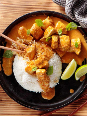 Ταϊλανδέζικο κοτόπουλο με κόκκινο κάρυ