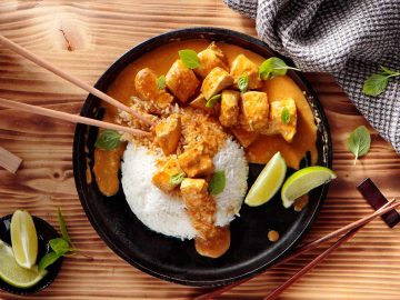 Ταϊλανδέζικο κοτόπουλο με κόκκινο κάρυ