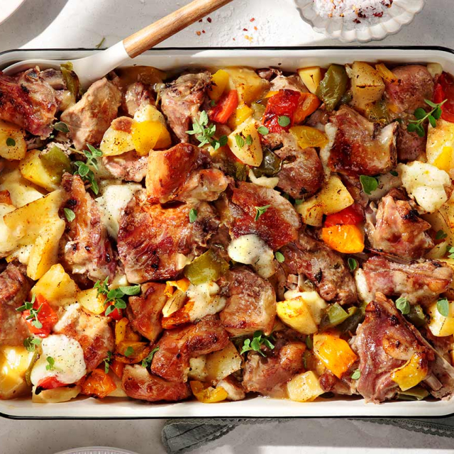 Αρνάκι στο ταψί με λαχανικά και βότανα