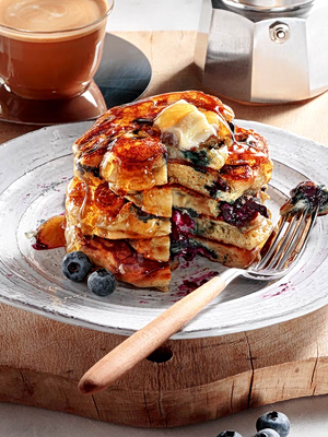 Αφράτα pancakes με γιαούρτι και blueberry