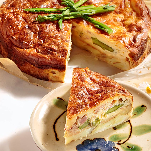 Τάρτα πατάτας με σπαράγγια και τυριά